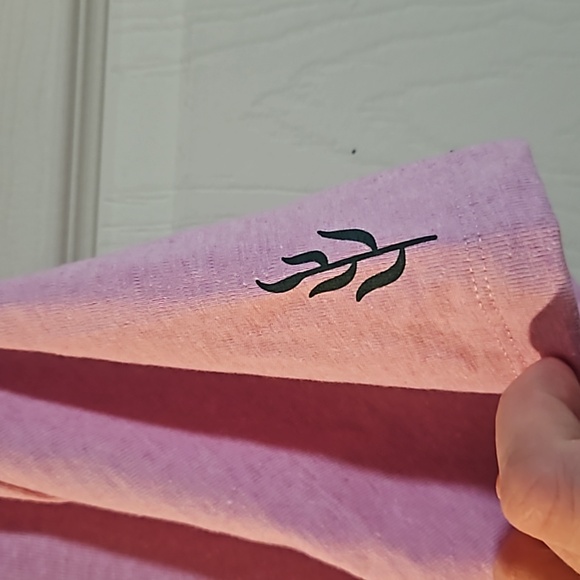 Patagonia Women's Channel Islands Pocket T-Shirt: MAUVE: NEW WITH TAGS: M - Picture 7 of 7